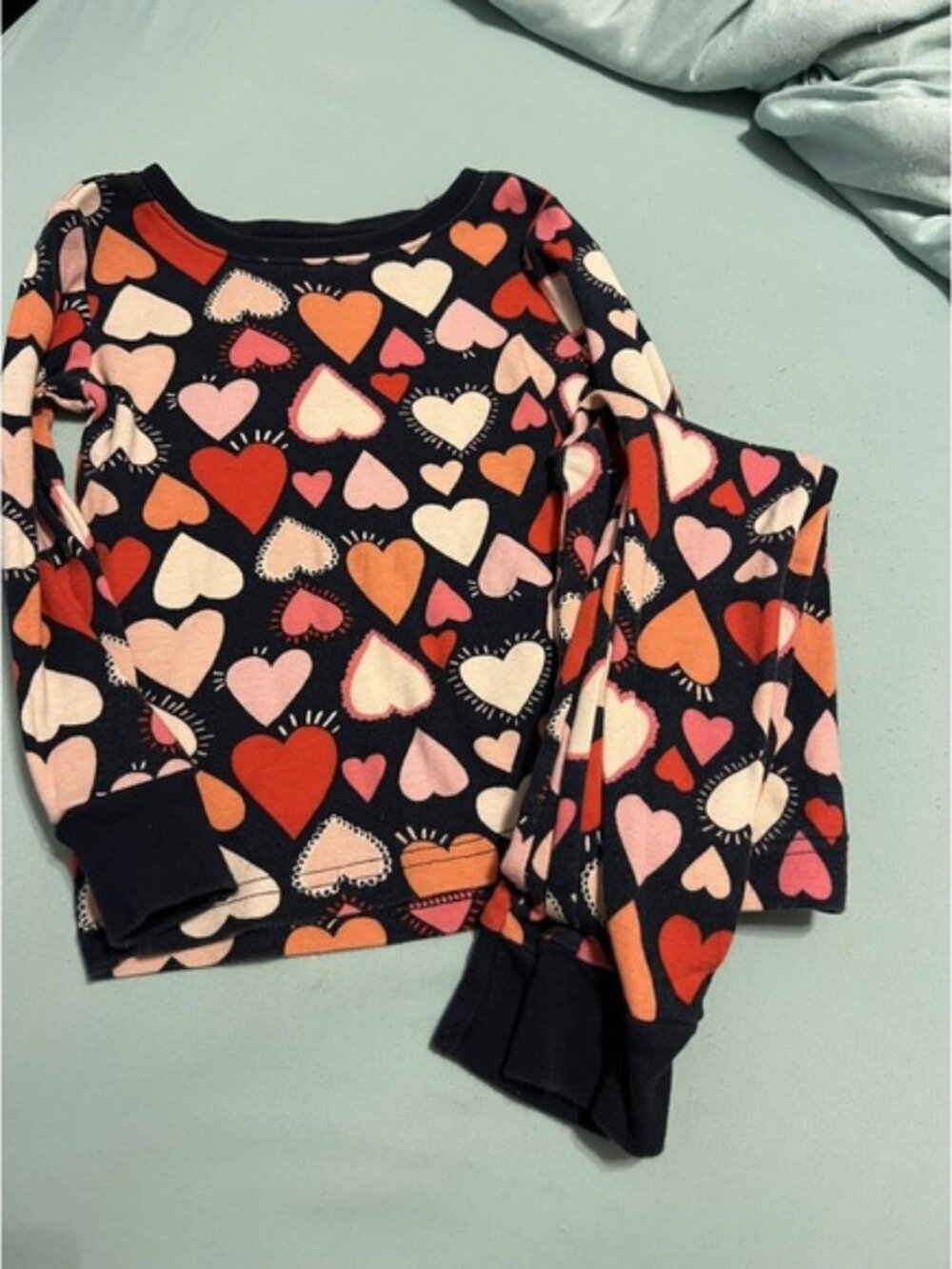 Old Navy Girls Valentine's Day Hearts Love  pajamas    Size‎ 3T